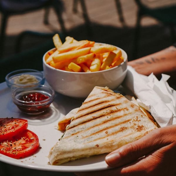 Quesadilla with fries